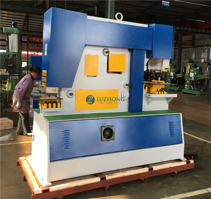 Q35Y-25 fabriek de arbeider van het hydraulische ponsen en het scheren machineijzer