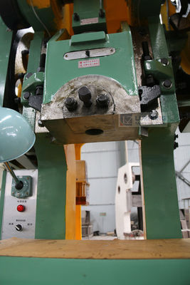 van de het gatenjb23 reeks van de ponsenmachine het aantal hydraulisch ponsen op metaal
